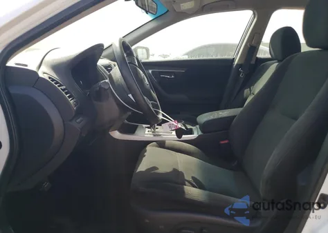 2015 Nissan Altima 2.5 из США, поврежденный, VIN 1N4AL3AP8FC214126